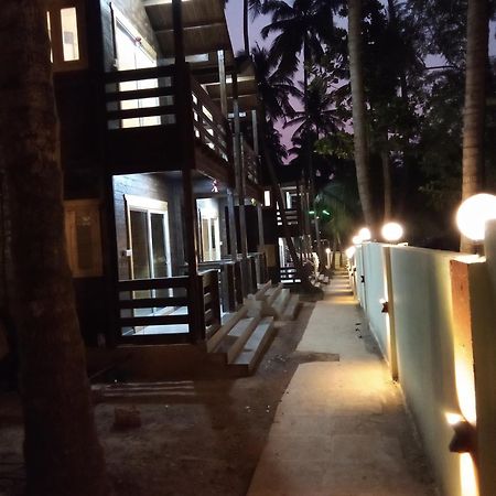 Отель The Cool Huts Ashvem Beach Экстерьер фото